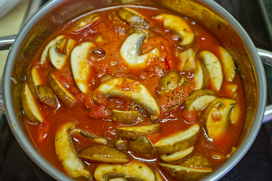 Chili-Bohnensuppe mit Paprika, Pilzen und Rucola - Vegetarische Rezepte ...