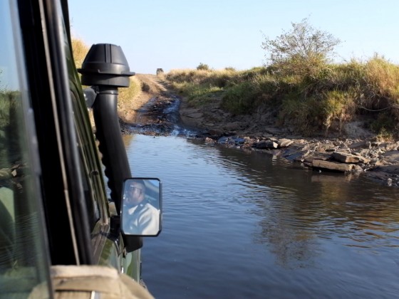 Masai Mara - Wasserdurchfahrt