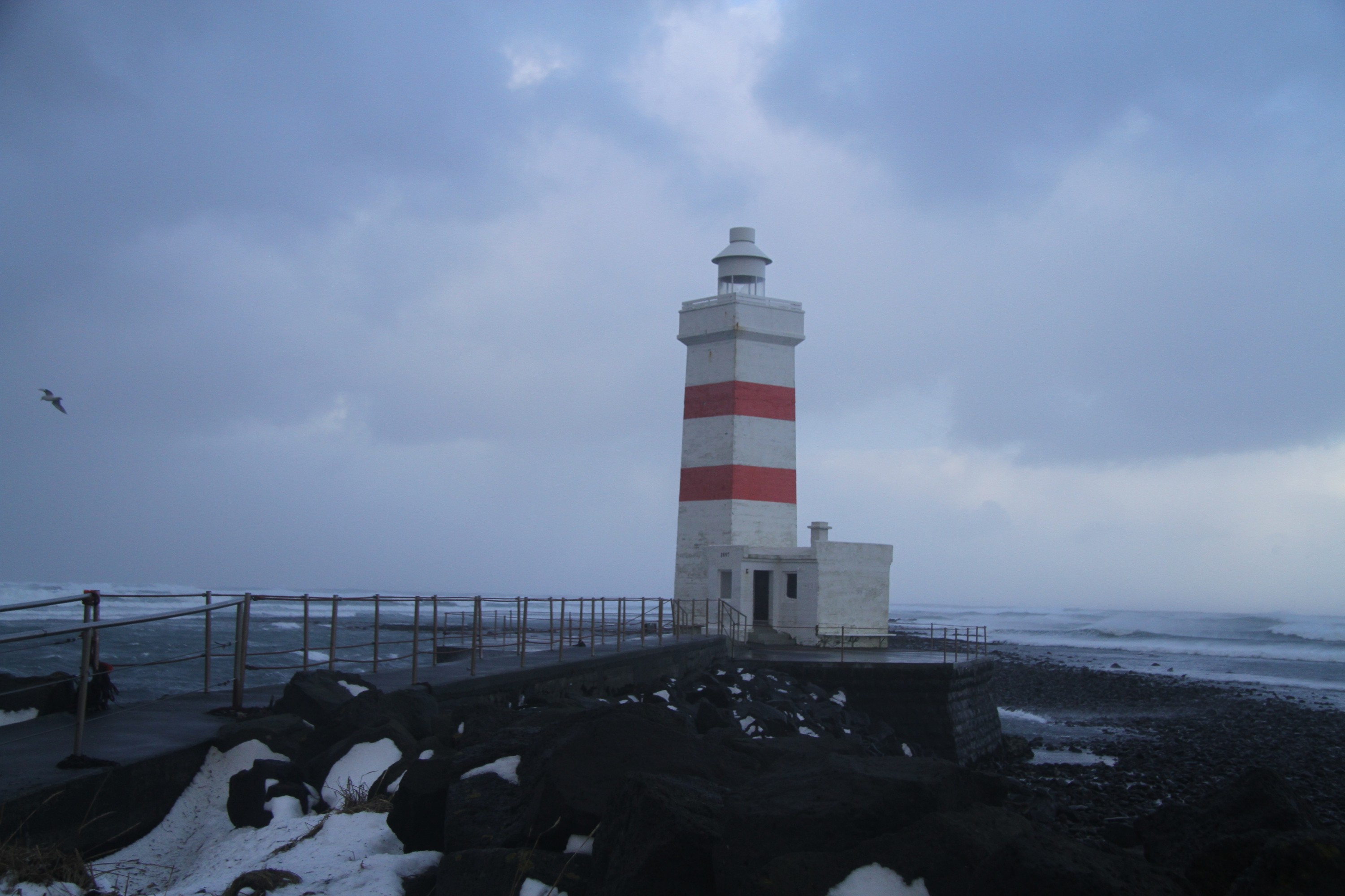 Island Wintersturm am Meer