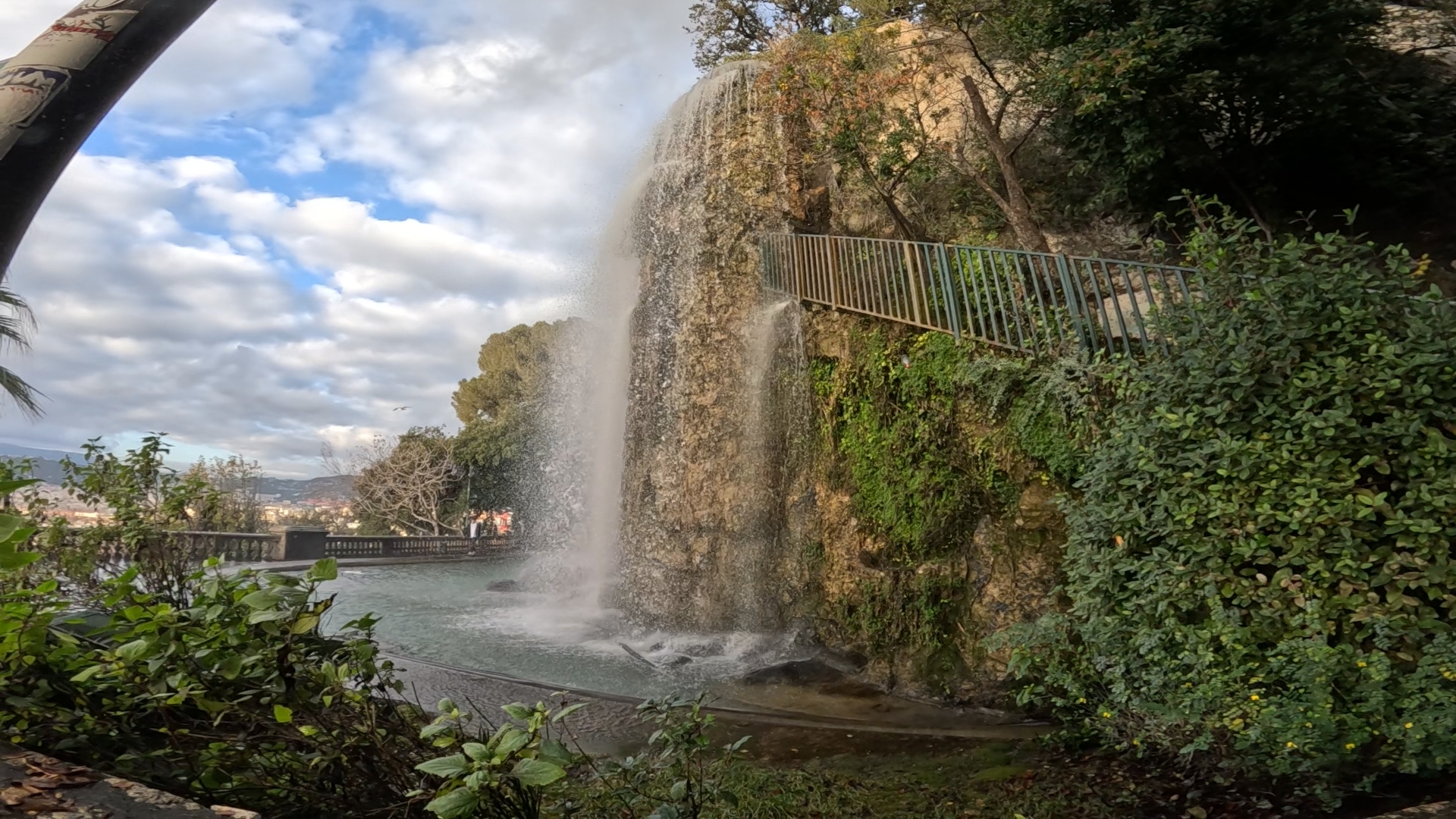 Nizza - am Wasserfall