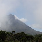 Der Berg Pico im Nebel